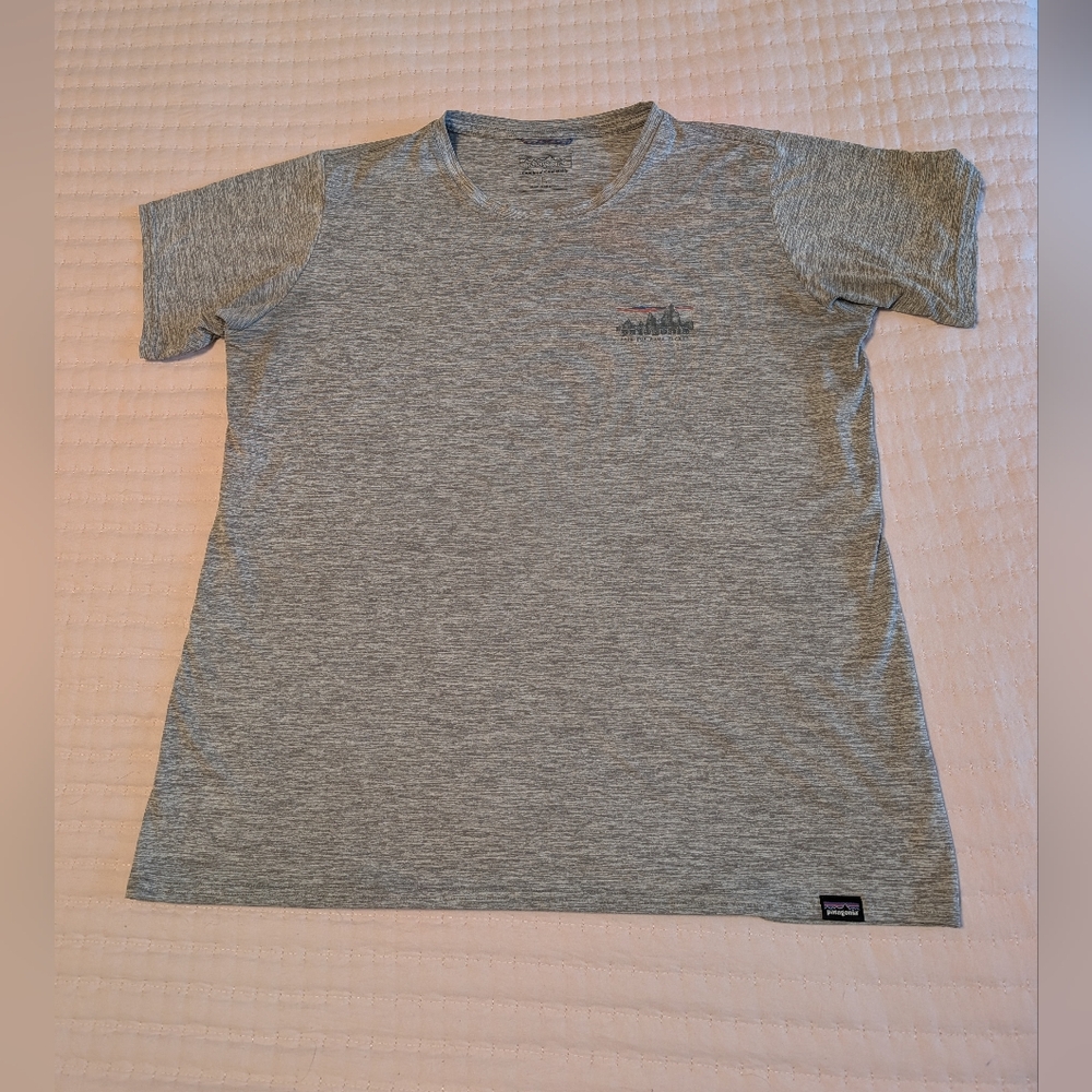 Patagonia Women's Capilene Cool Daily Graphic Shirt, Size Large - Picture 3 of 10